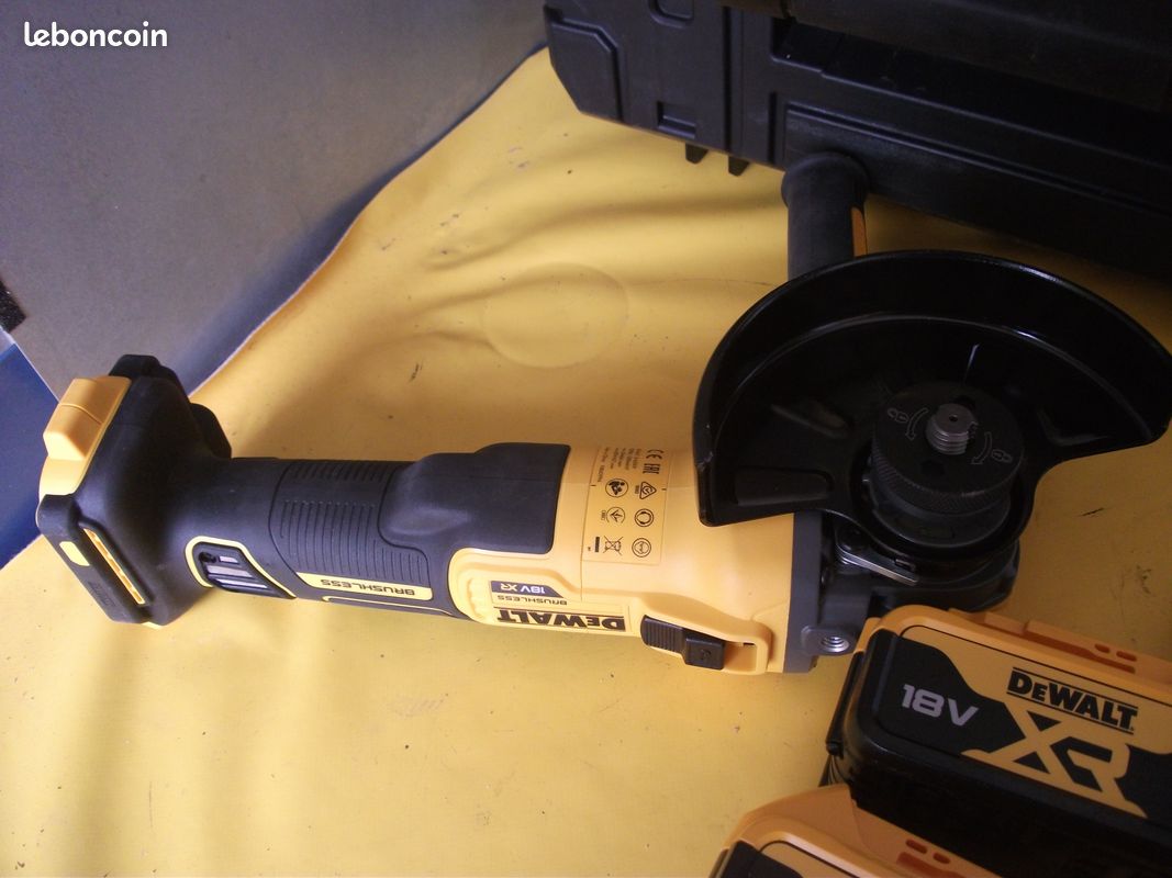 MEULEUSE D’ANGLE DEWALT DCG409 – 18 V – 2 BATTERIES 5 AH – CHARGEUR – COFFRET TSTAK