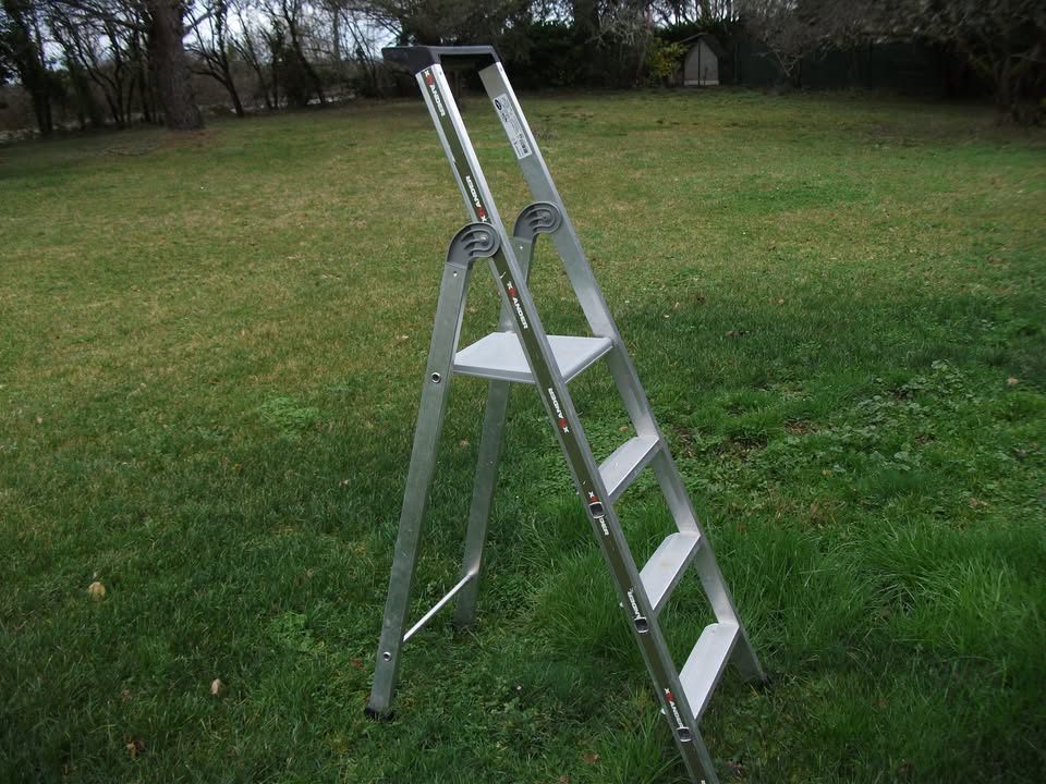 Escabeau PRO XHANDER – 4 marches
