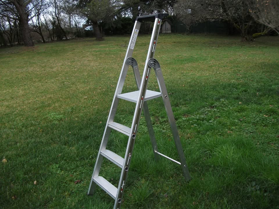 Escabeau PRO XHANDER – 4 marches