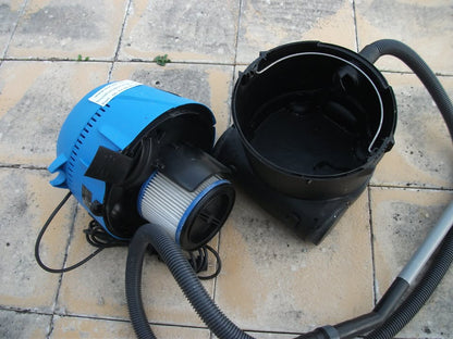 Aspirateur eau et poussière NOVIPRO ASP 25 L. Prise d'asservissement