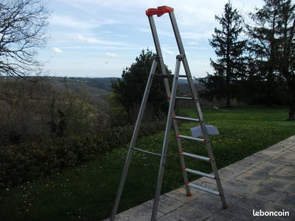 Escabeau aluminium CENTAURE – 6 marches + repose-pieds