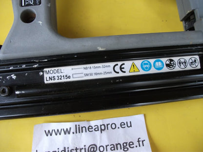 Cloueur agrafeur électrique SENCO LNS 3215. Clous AX : 15 à 32 mm