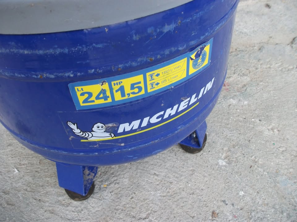Compresseur vertical MICHELIN – 24 L  LIRAISON OFFERTE.