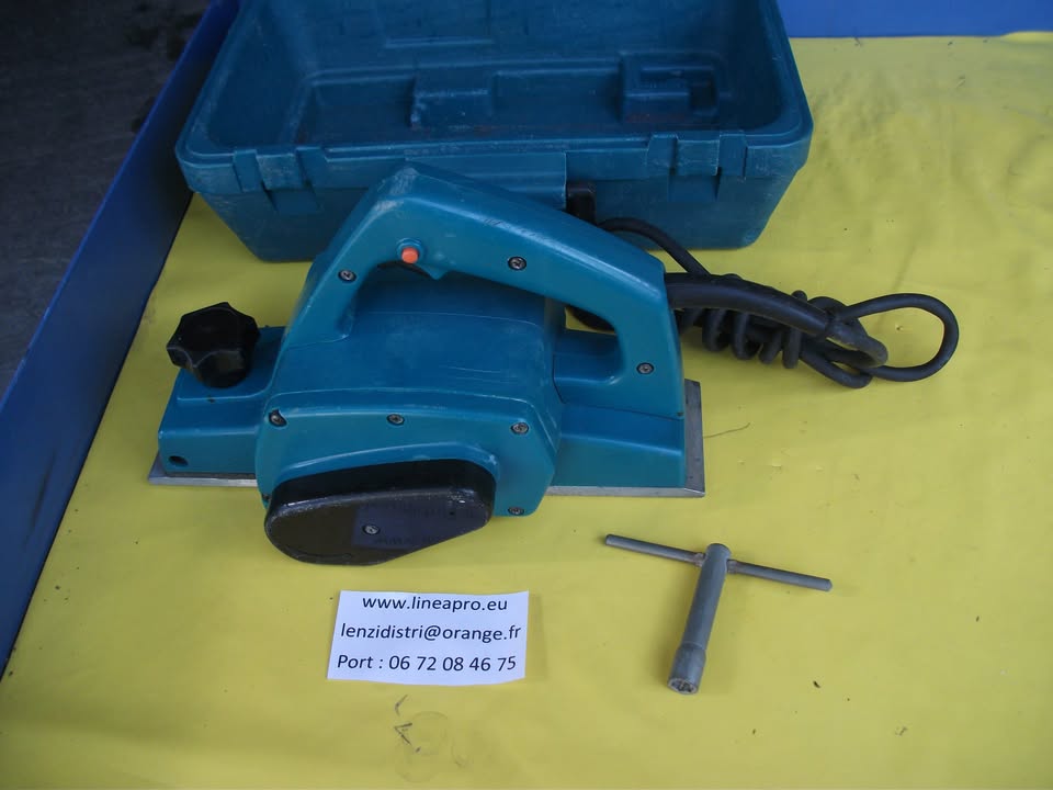 Rabot MAKITA 1923H – 82 mm – 850 W  dans Coffret