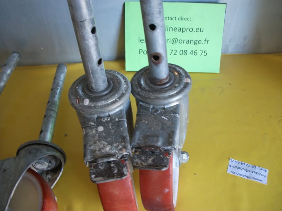 Lot de 4 roulettes d'échafaudage – Tube Ø 30 mm – Roues Ø 200 mm.   LIVRAISON OFFERTE.