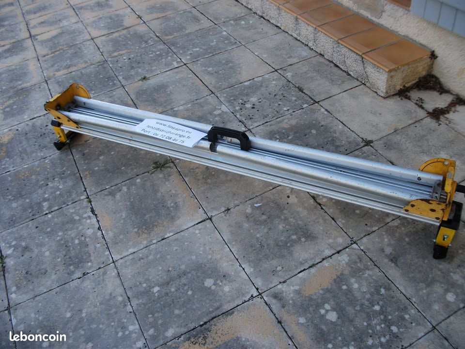 Pietement extensible jusqu'à 3,83 m pour scie DEWALT 7023