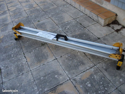 Pietement extensible jusqu'à 3,83 m pour scie DEWALT 7023