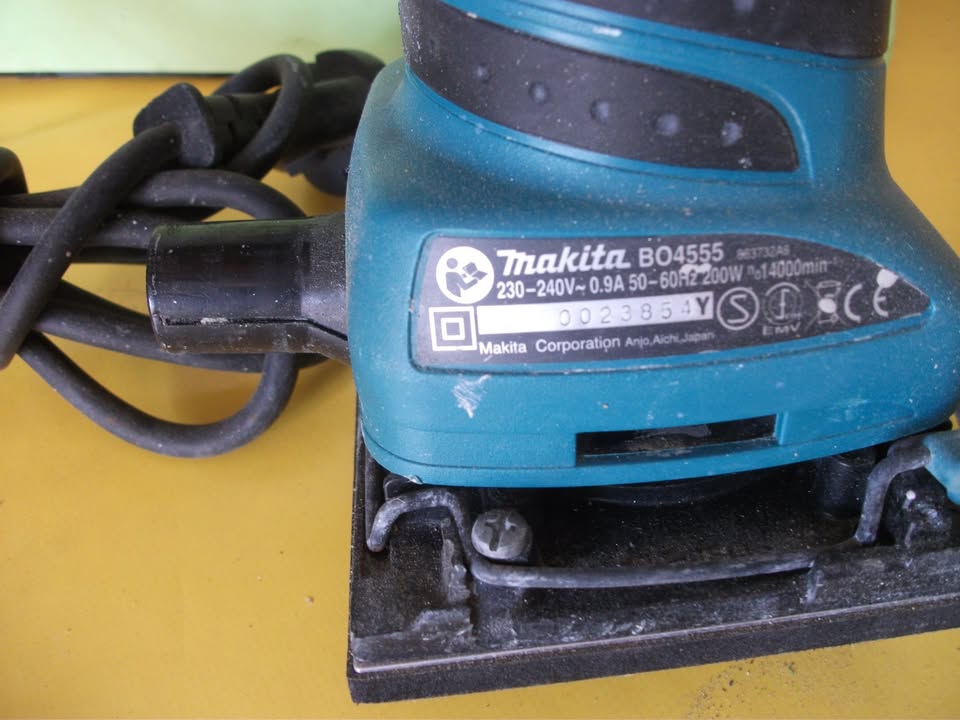 Ponceuse vibrante MAKITA BO4555 - 200W