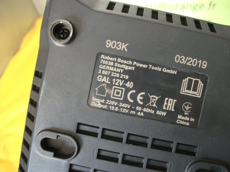 Chargeur batteries BOSCH pro GAL 12-40.