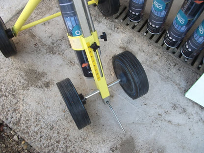Chariot de traçage avec 6 aerosols 750ml blanc SOPPEC. LIVRAISON EN POINT RELAY OFFERTE.