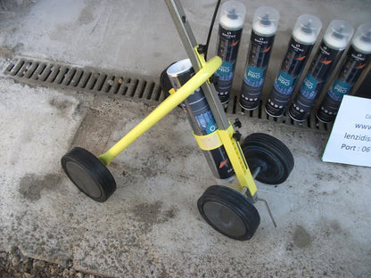 Chariot de traçage avec 6 aerosols 750ml blanc SOPPEC. LIVRAISON EN POINT RELAY OFFERTE.