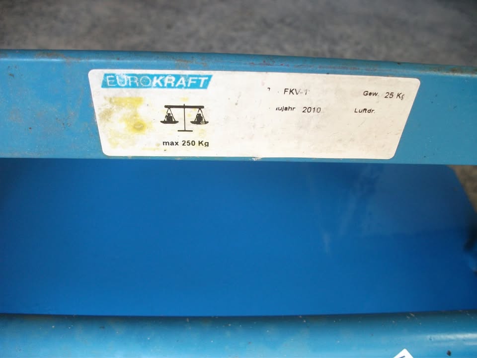 Diable tube d'acier charge 250 kg EUROKRAFT.