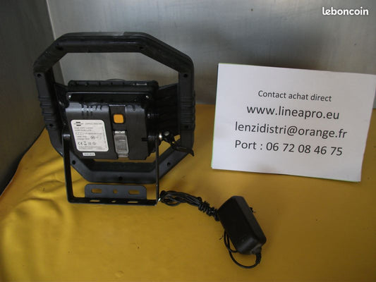 Projecteur hybride LED portable BRENNENSTUHL DARGO.
