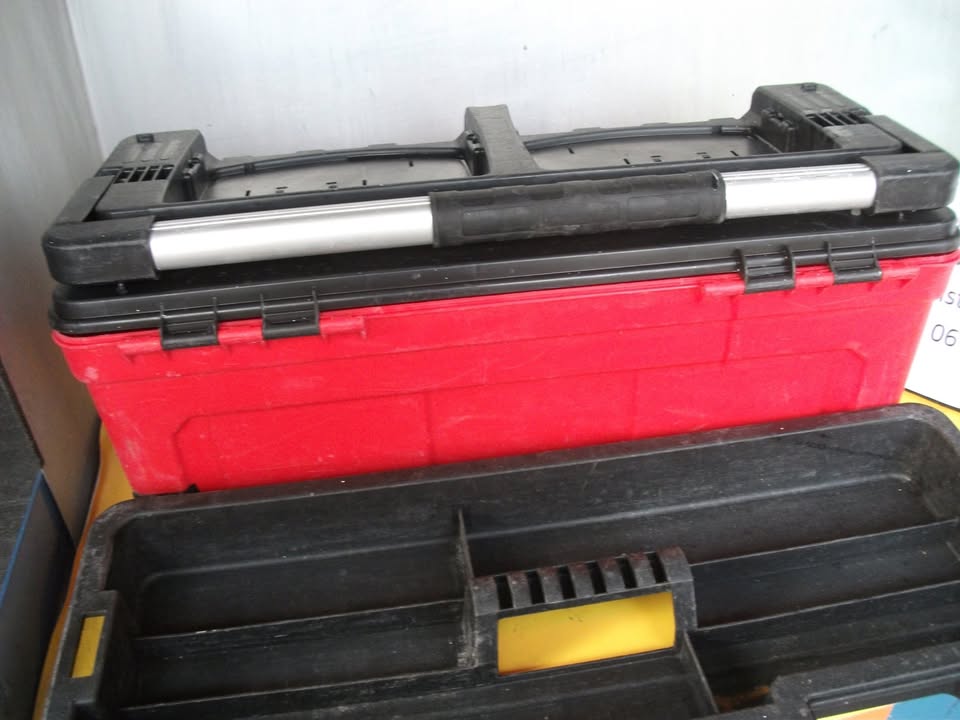 CAISSE D’OUTILLAGE WÜRTH – 660 × 260 × 248 MM Occasion bon état.