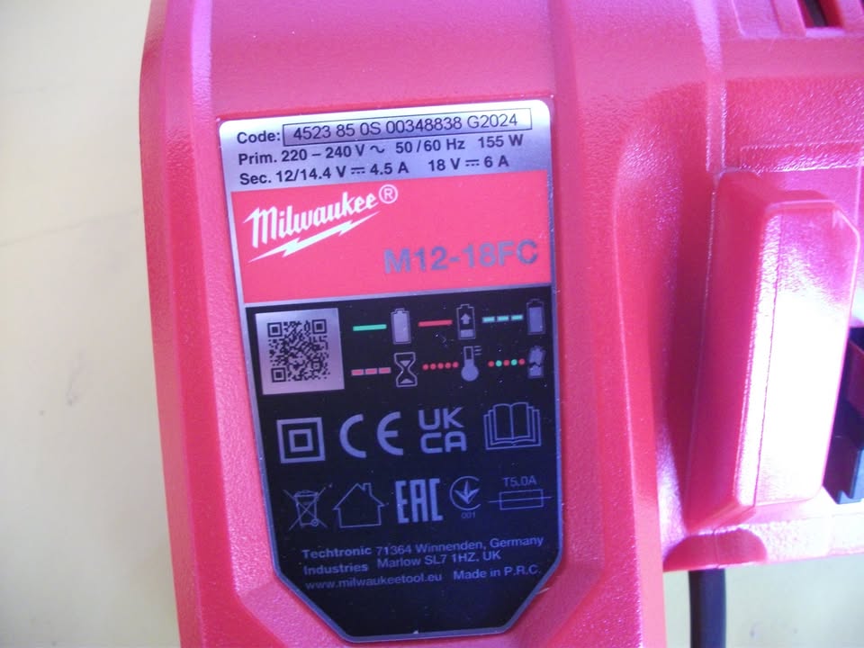 CHARGEUR RAPIDE MILWAUKEE M12-18 FC – 12 V / 18 V neuf