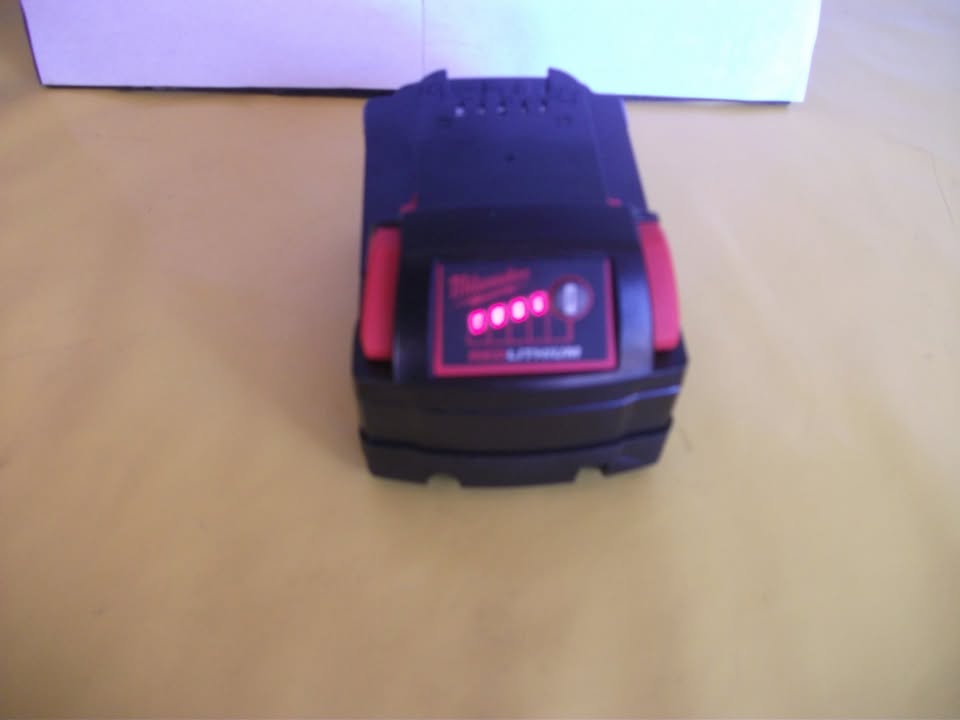 MILWAUKEE BATTERIE 18 V – 5 Ah – NEUVE