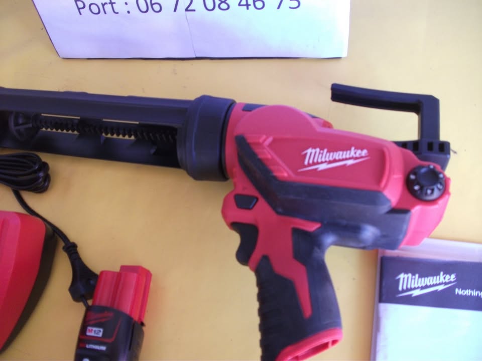 MILWAUKEE M12 PCG. PACK PISTOLET À COLLE – 12 V – 310 ML neuf. Port offert