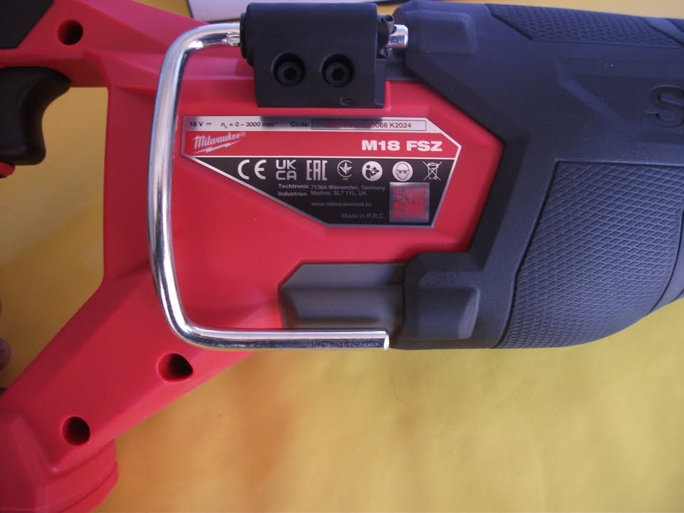 MILWAUKEE M18 FSZ. SCIE SABRE – 18 V – BRUSHLESS neuve. Port offert.