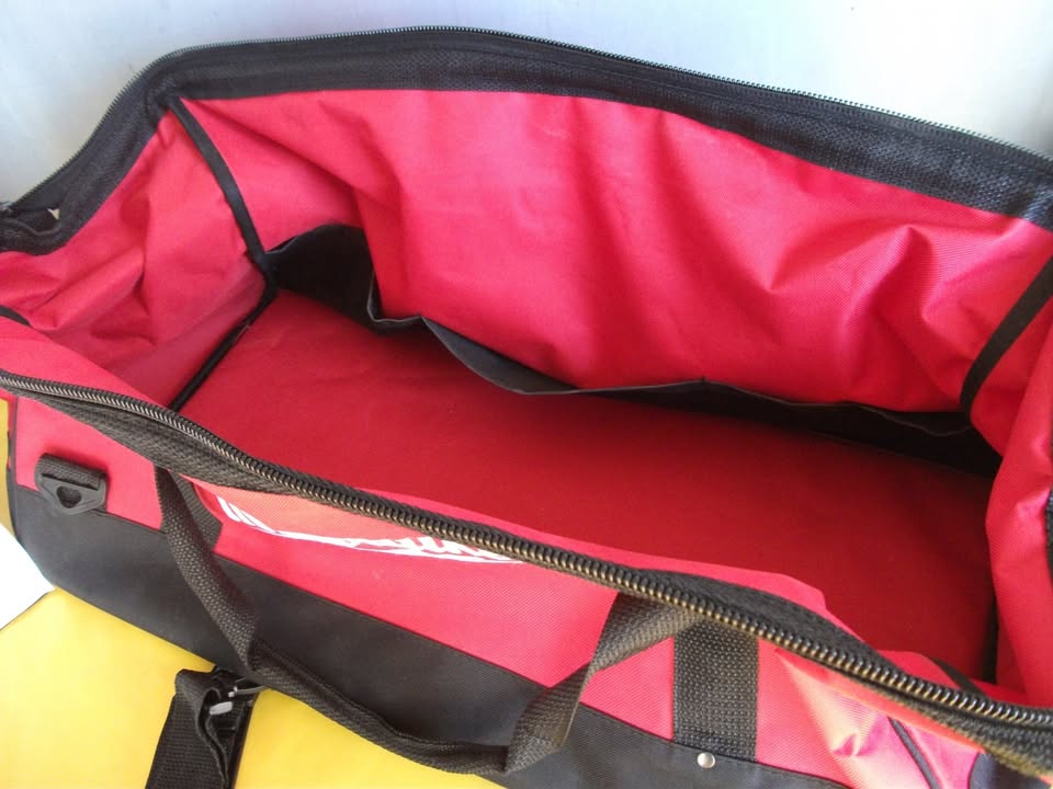 MILWAUKEE. SAC DE TRANSPORT– 560 × 260 × 250 MM neuf.