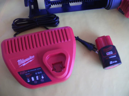 MILWAUKEE M12 PCG. PACK PISTOLET À COLLE – 12 V – 310 ML neuf. Port offert