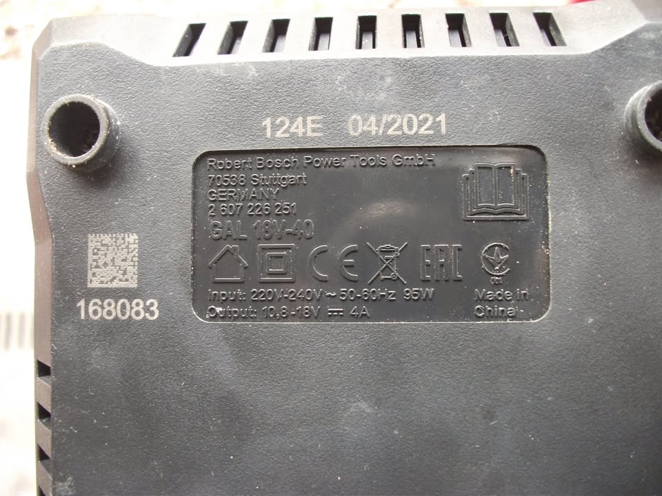 CHARGEUR BOSCH PROFESSIONAL GAL 18V-40 – 18 V
