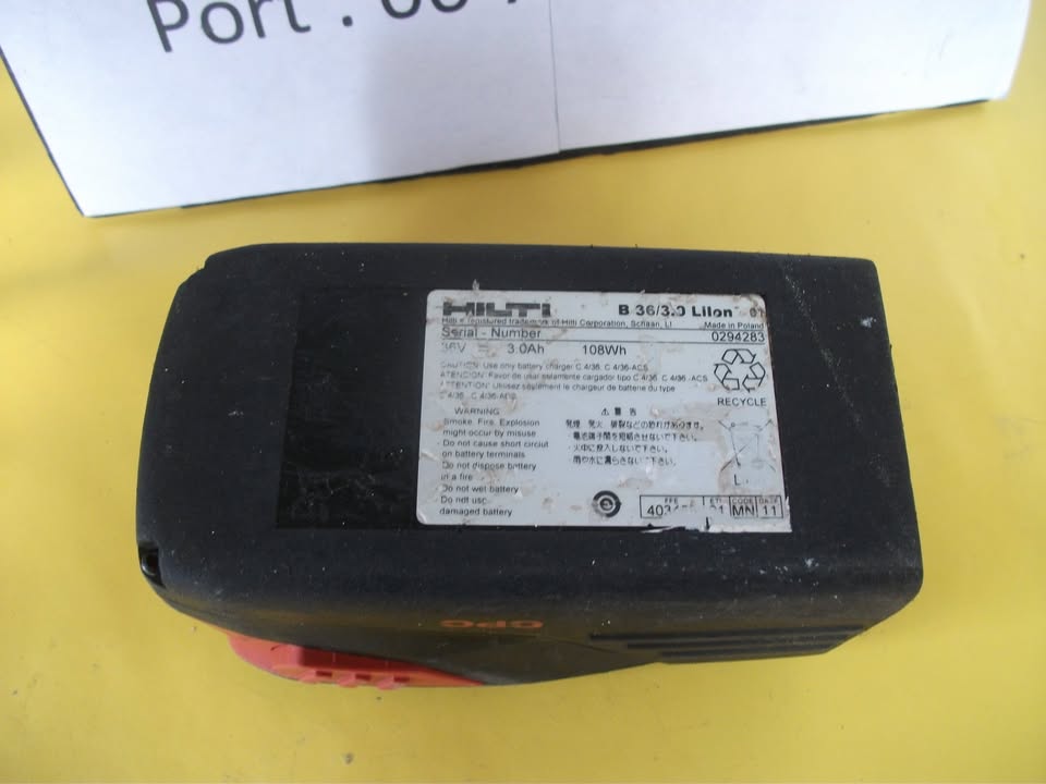 BATTERIE HILTI B36 – 36 V – 3 Ah. Occasion bon état.
