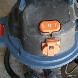 Aspirateur eau et poussières DEXTER 1500 W. Prise d'asservissement