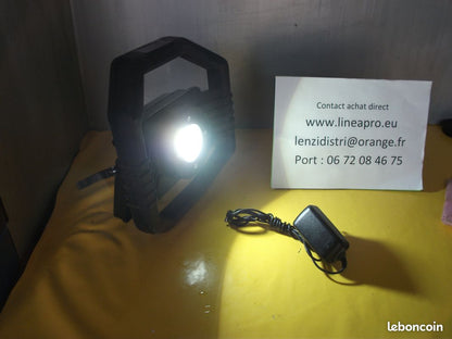 Projecteur hybride LED portable BRENNENSTUHL DARGO.