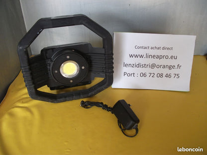Projecteur hybride LED portable BRENNENSTUHL DARGO.