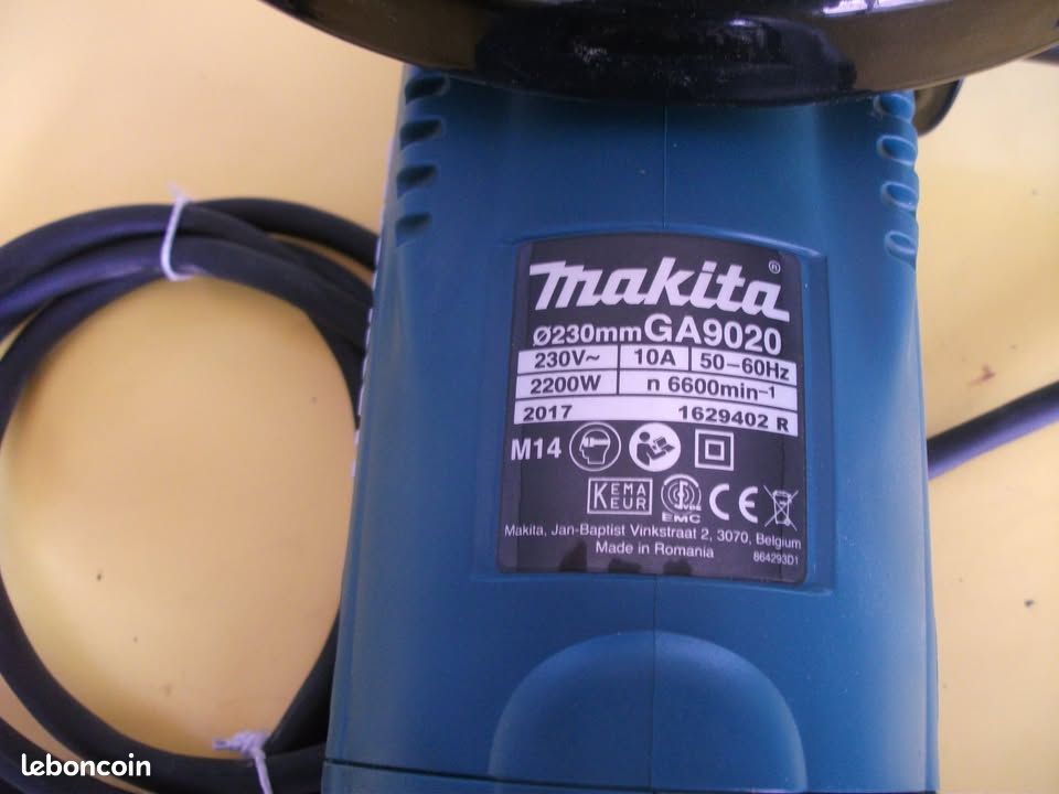 Meuleuse neuve 230mm 2200w. MAKITA GA 9020.    LIVRAISON SUR POINT RELAY OFFERTE