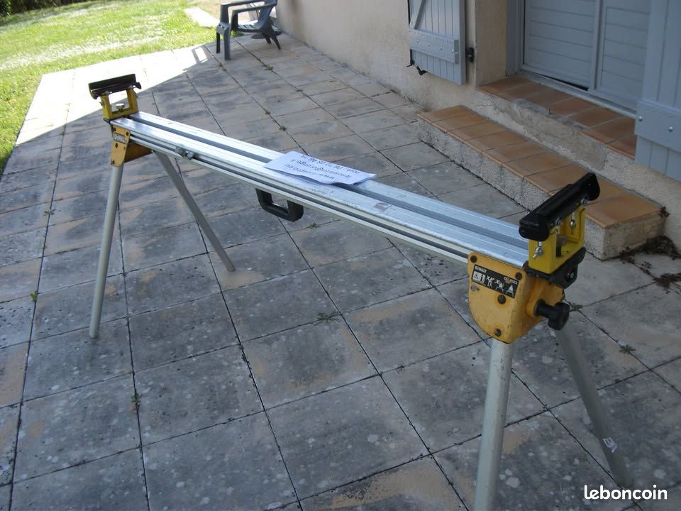 Pietement extensible jusqu'à 3,83 m pour scie DEWALT 7023