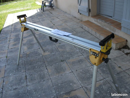 Pietement extensible jusqu'à 3,83 m pour scie DEWALT 7023