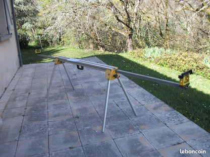 Pietement extensible jusqu'à 3,83 m pour scie DEWALT 7023
