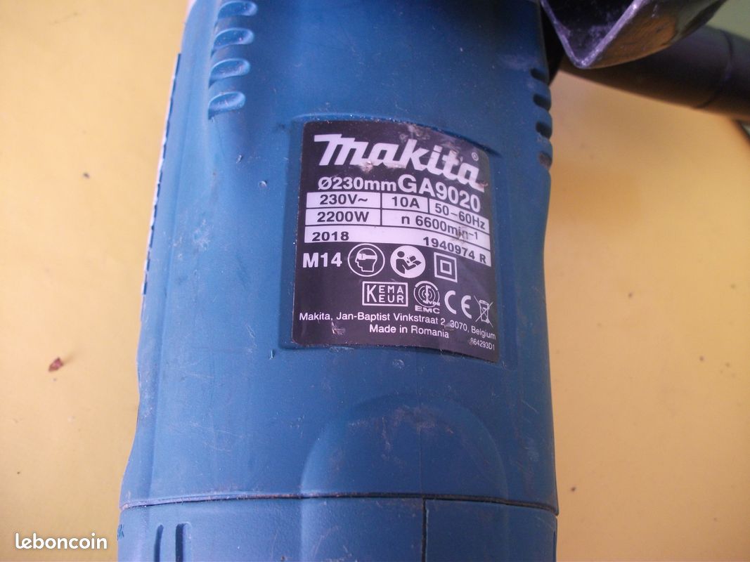 Meuleuse 230mm 2200w.MAKITA GA 9020. LIRAISON OFFERTE.