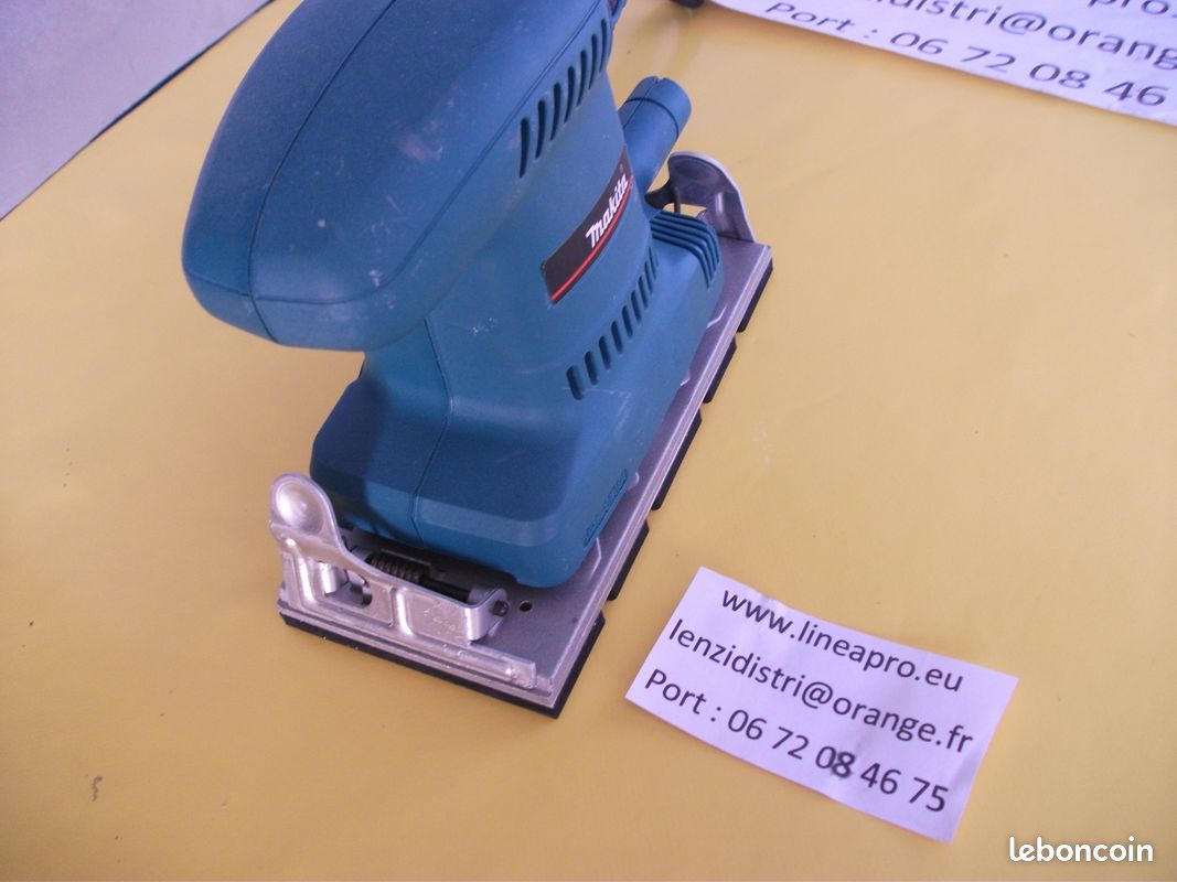 Ponceuse vibrante MAKITA BO3700
