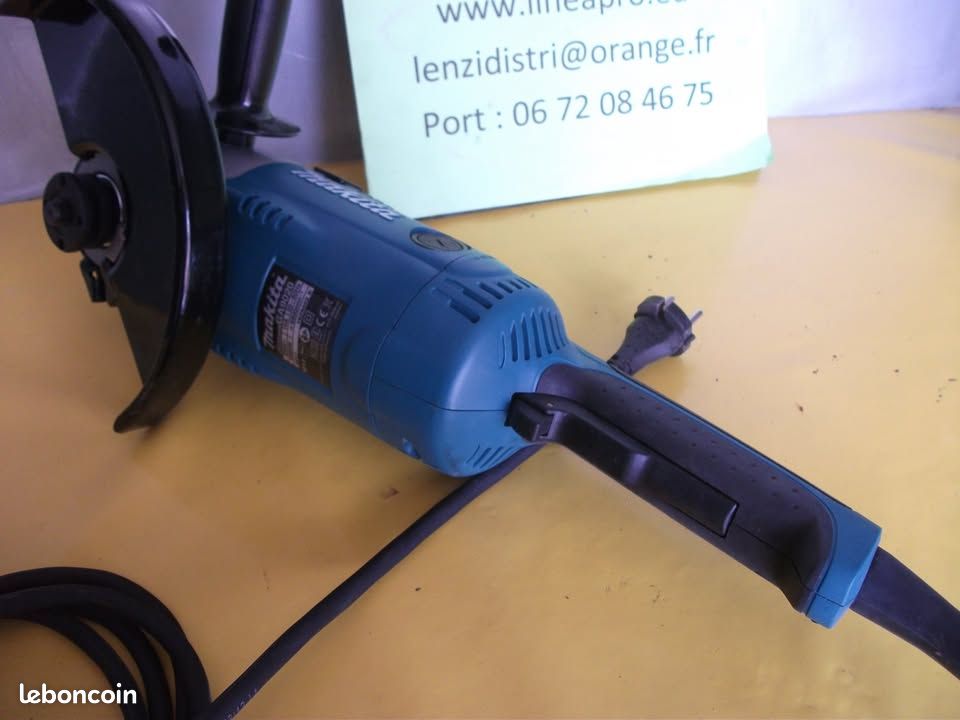 Meuleuse neuve 230mm 2200w. MAKITA GA 9020.    LIVRAISON SUR POINT RELAY OFFERTE